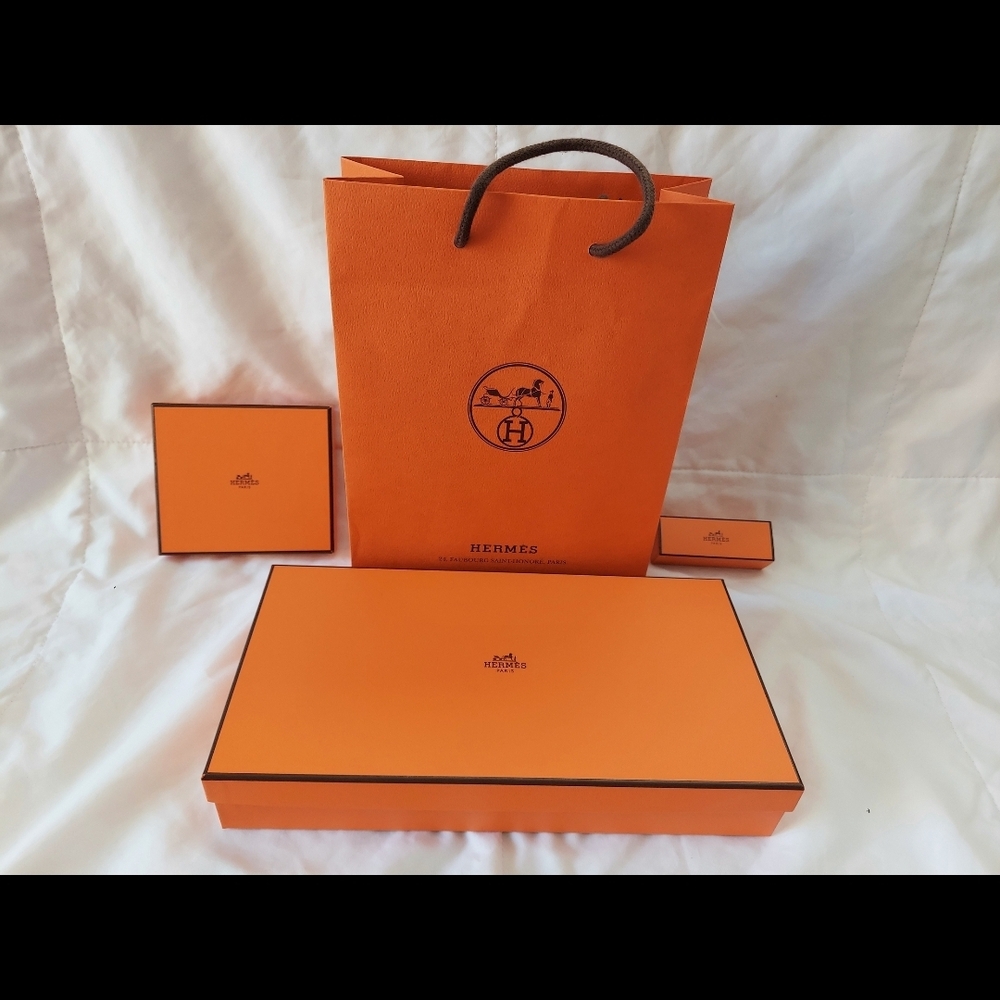 HERMES  BAG & 3 DIFFEREMT SIZE BOXES
